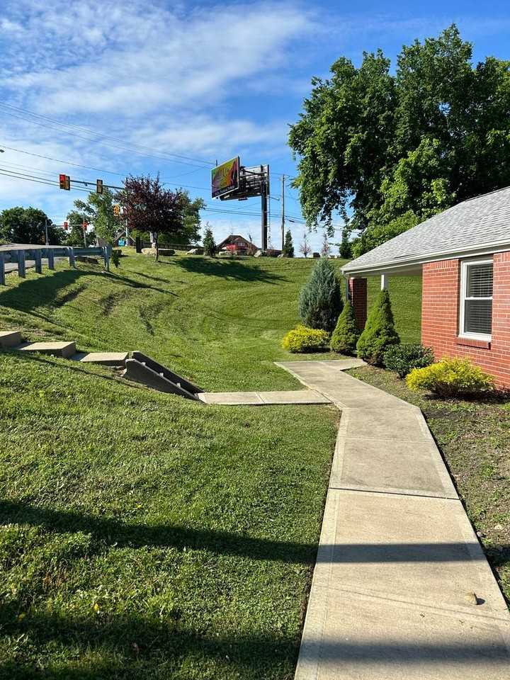 2362 Mckees Rocks Rd - Photo 3 of 50