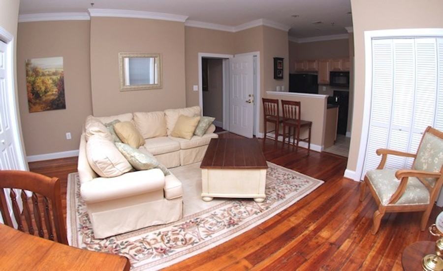 194 E. Lee Street - Photo 3 of 7