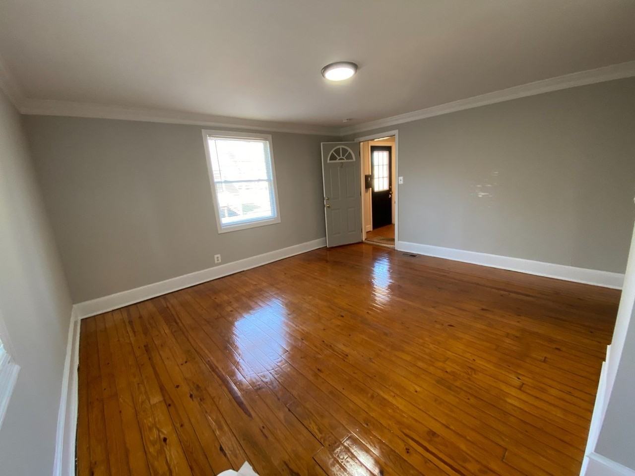 95 Alexandria Pike - Photo 3 of 13