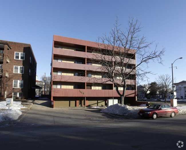 1660 G Street - Photo 2 of 9