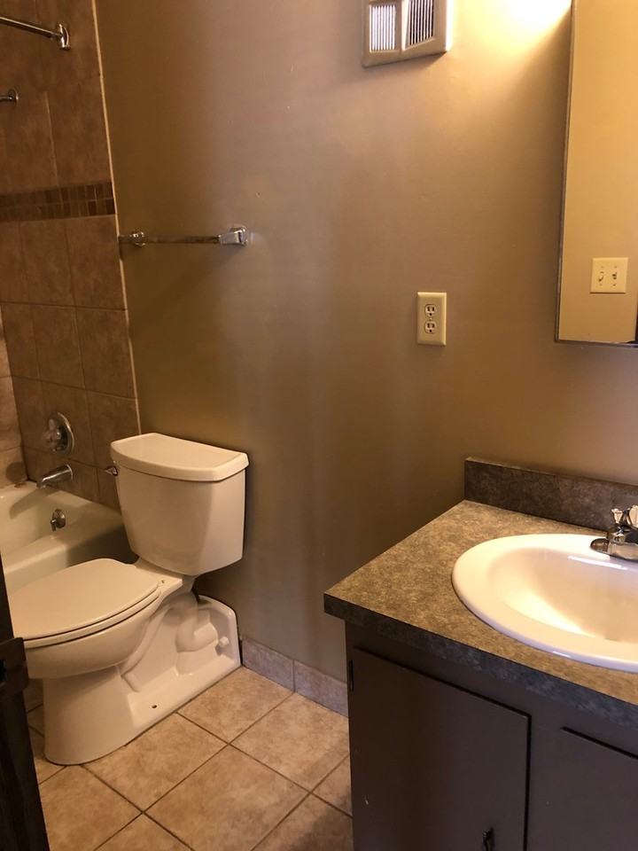 1660 G Street - Photo 7 of 9