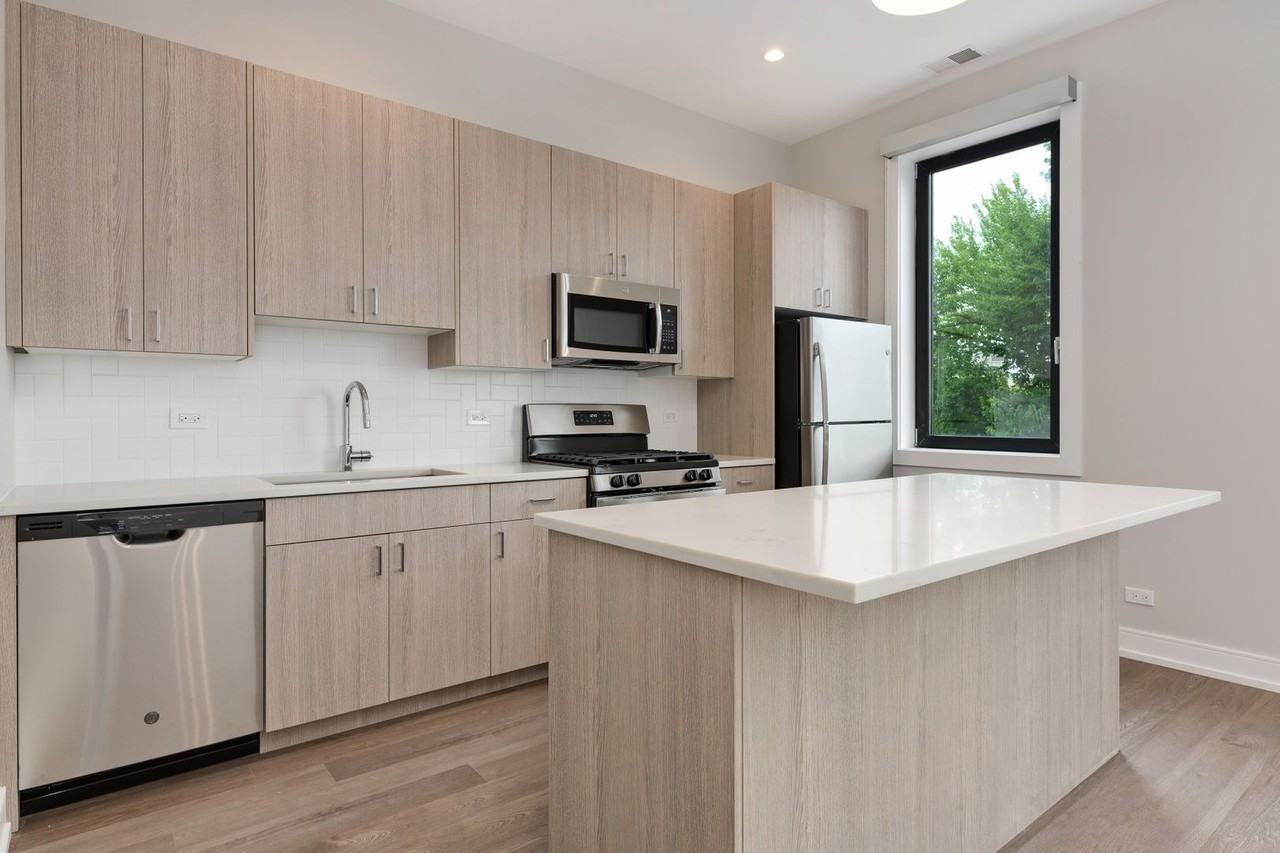 1962-66 N Milwaukee Ave. - Photo 6 of 50