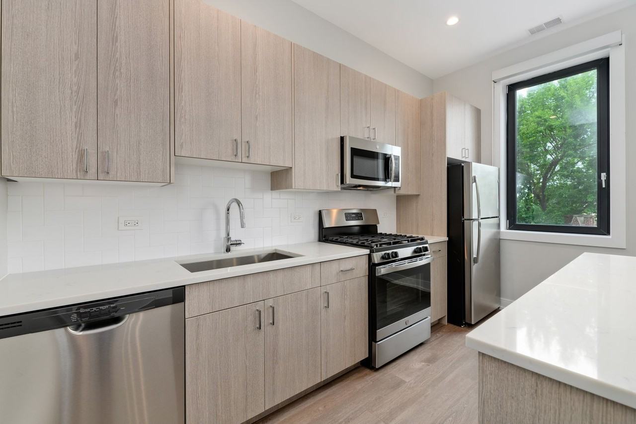 1962-66 N Milwaukee Ave. - Photo 7 of 50