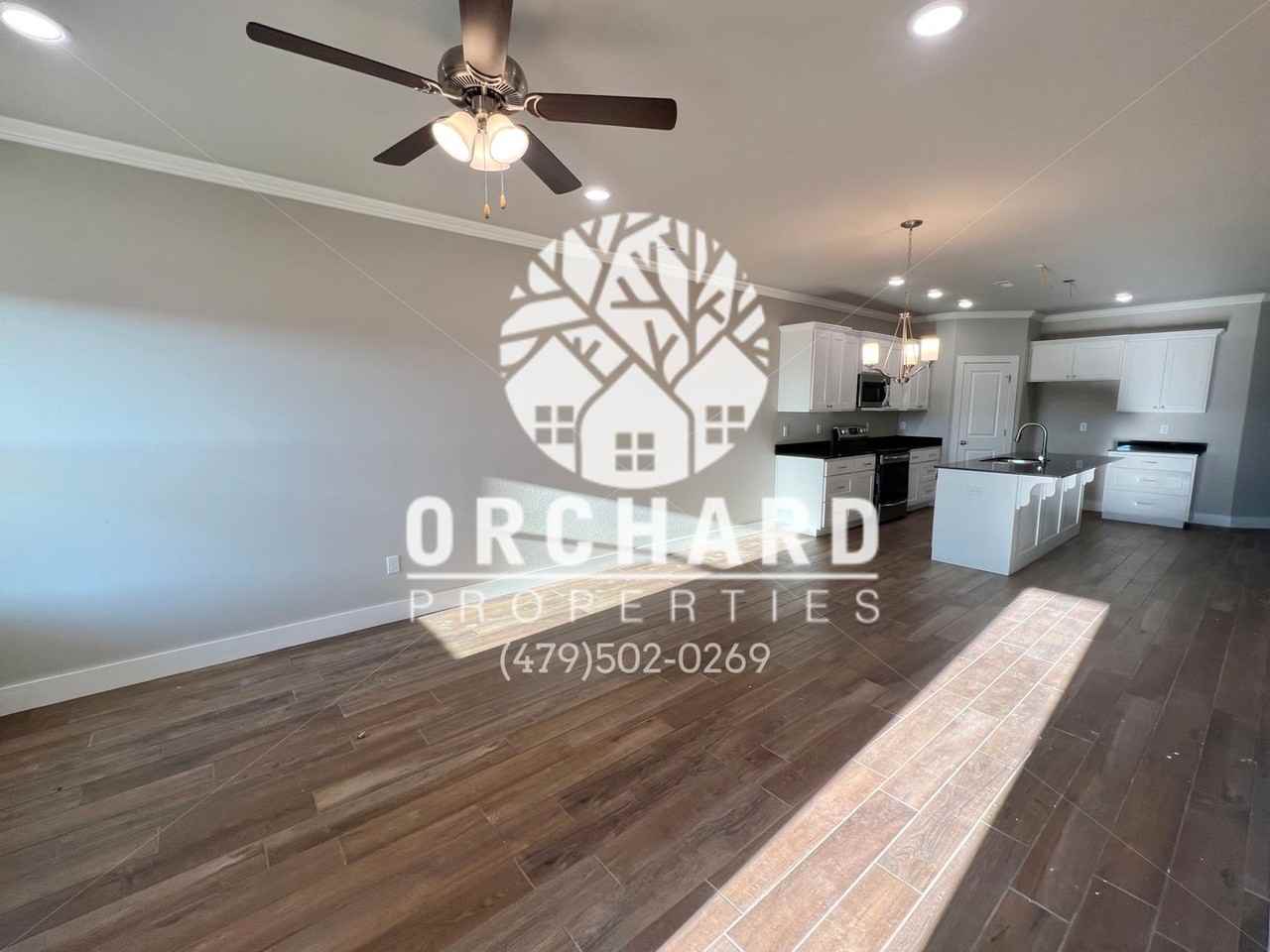 3003 N Conway Drive - Photo 3 of 9