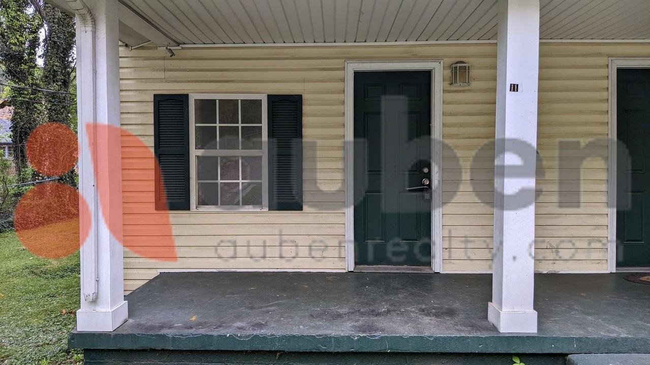 110 Hogan Rd - Photo 3 of 13