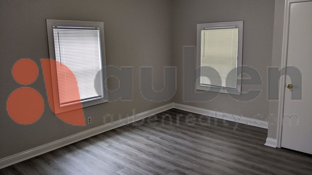 110 Hogan Rd - Photo 6 of 13