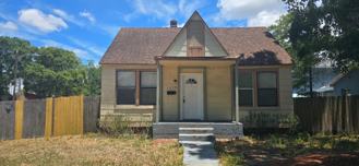 1439 James Ave S - Photo 1 of 1