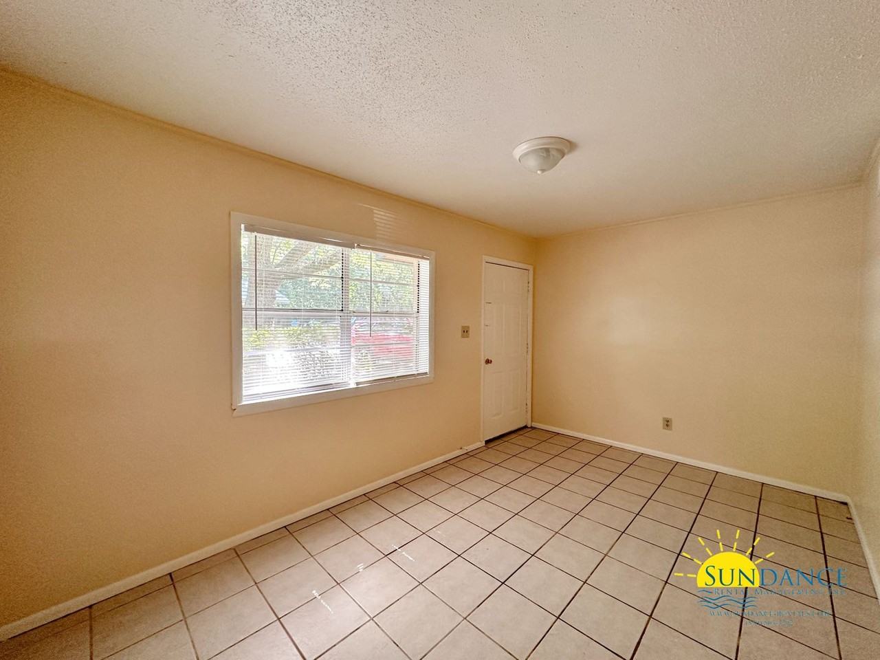 208 Dates Ave Nw - Photo 2 of 14