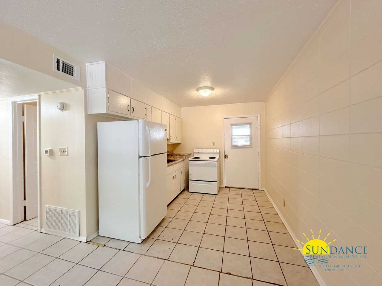 208 Dates Ave Nw - Photo 3 of 14