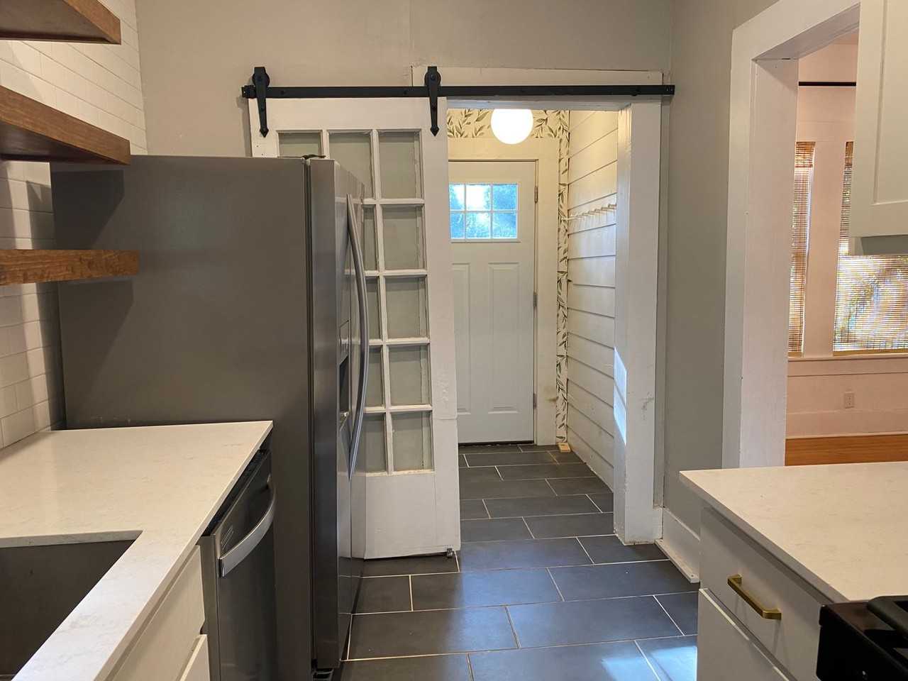 113 E 8th Ave - Photo 7 of 25