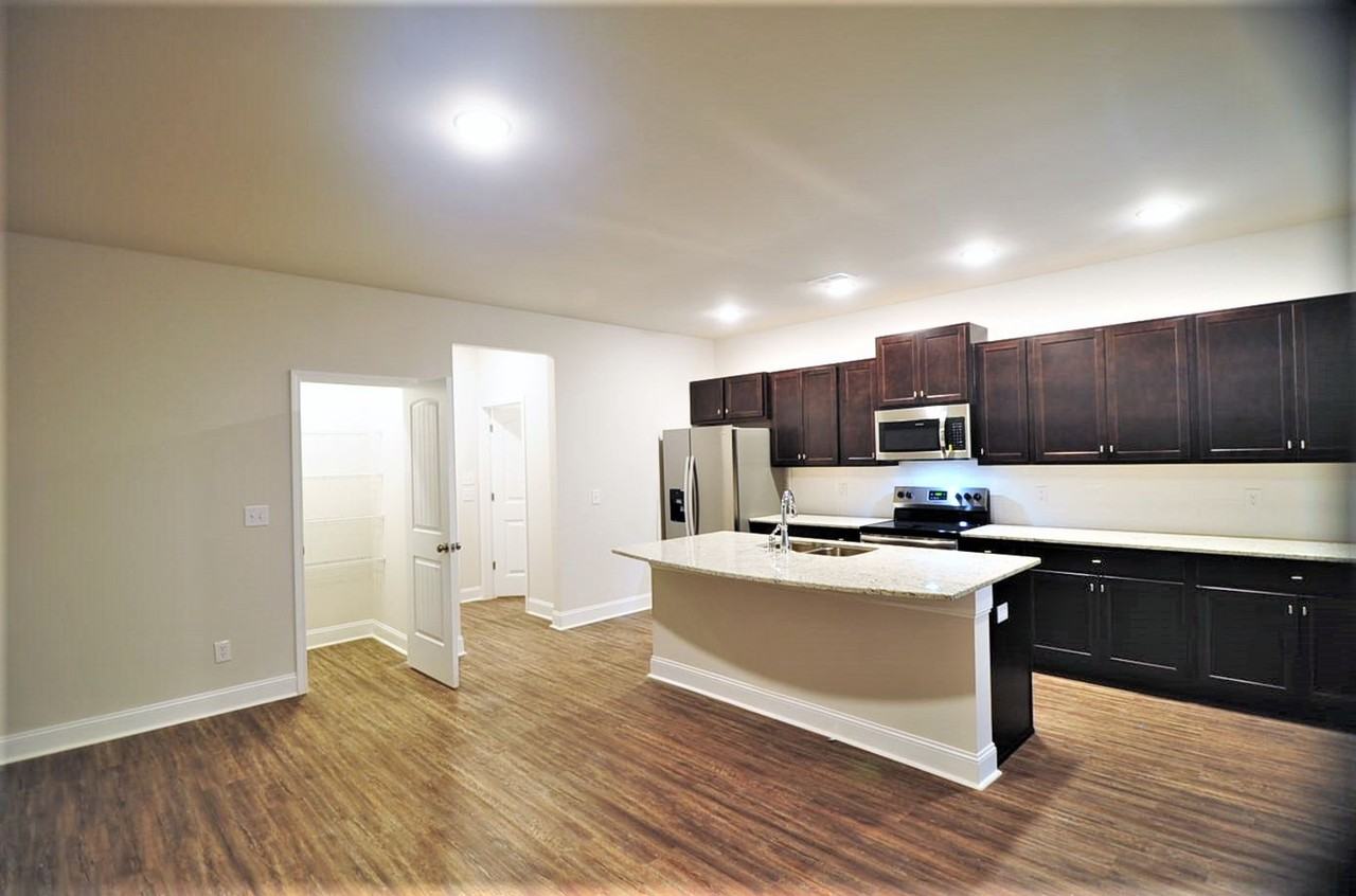 4218 Textile Ln Sw - Photo 2 of 21