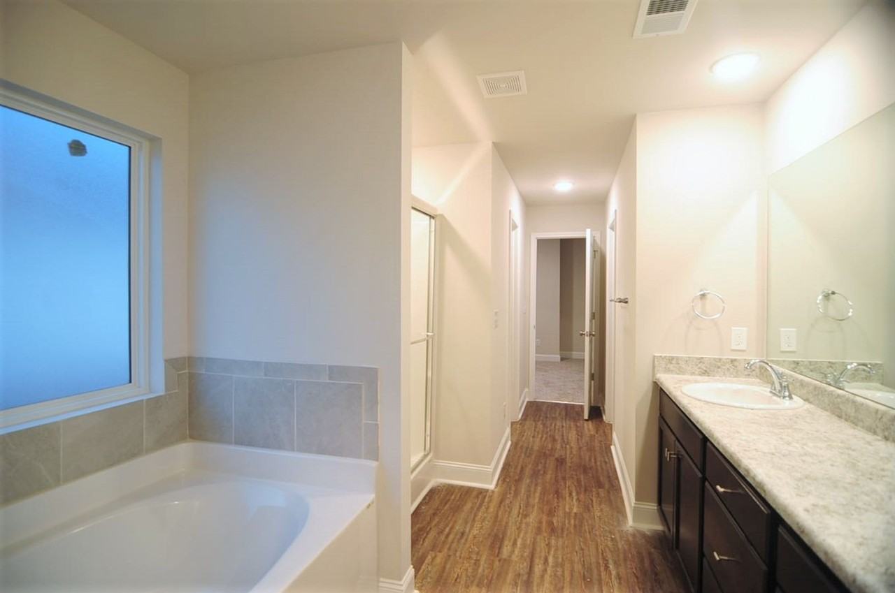 4218 Textile Ln Sw - Photo 3 of 21