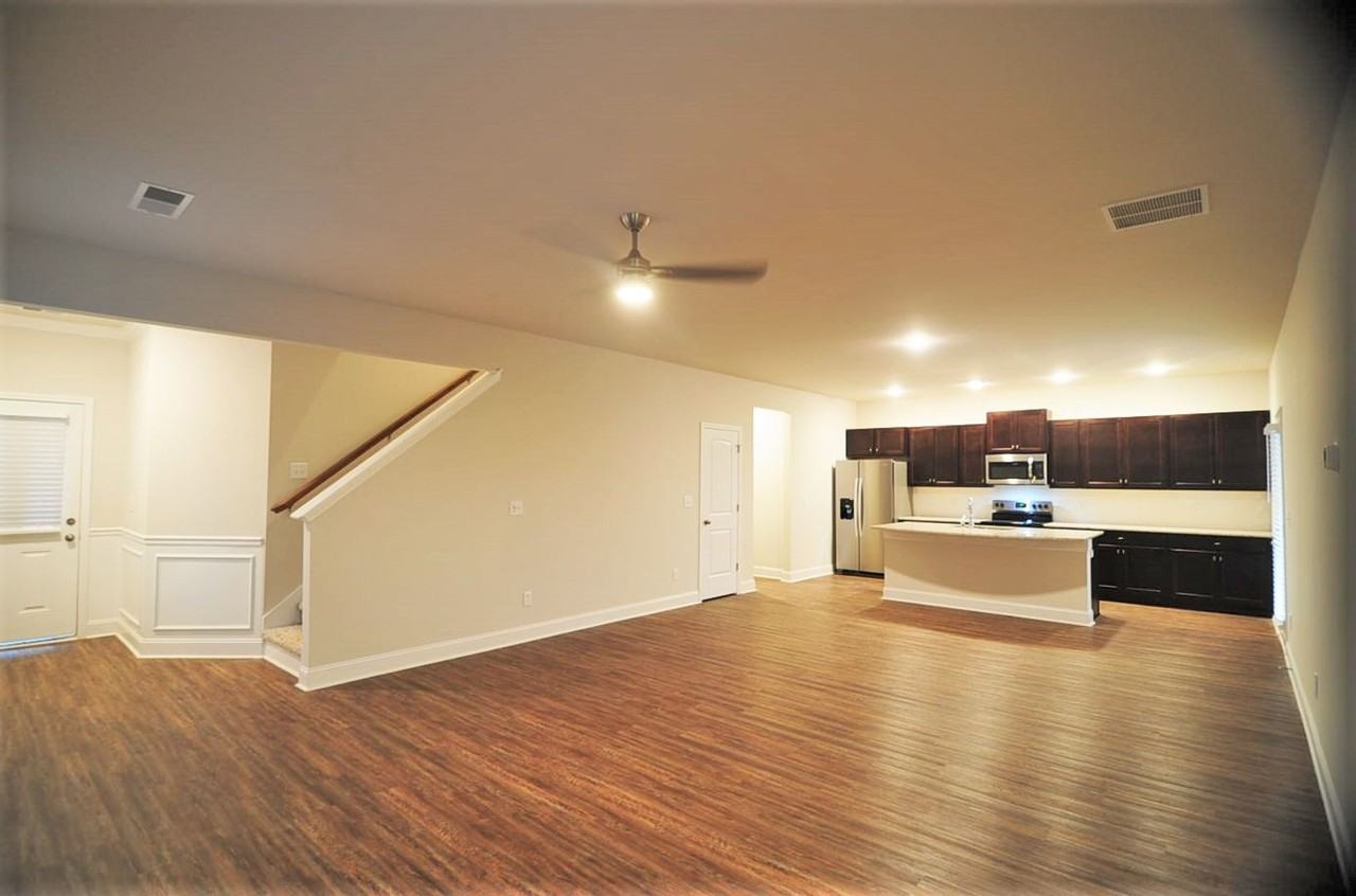 4218 Textile Ln Sw - Photo 4 of 21