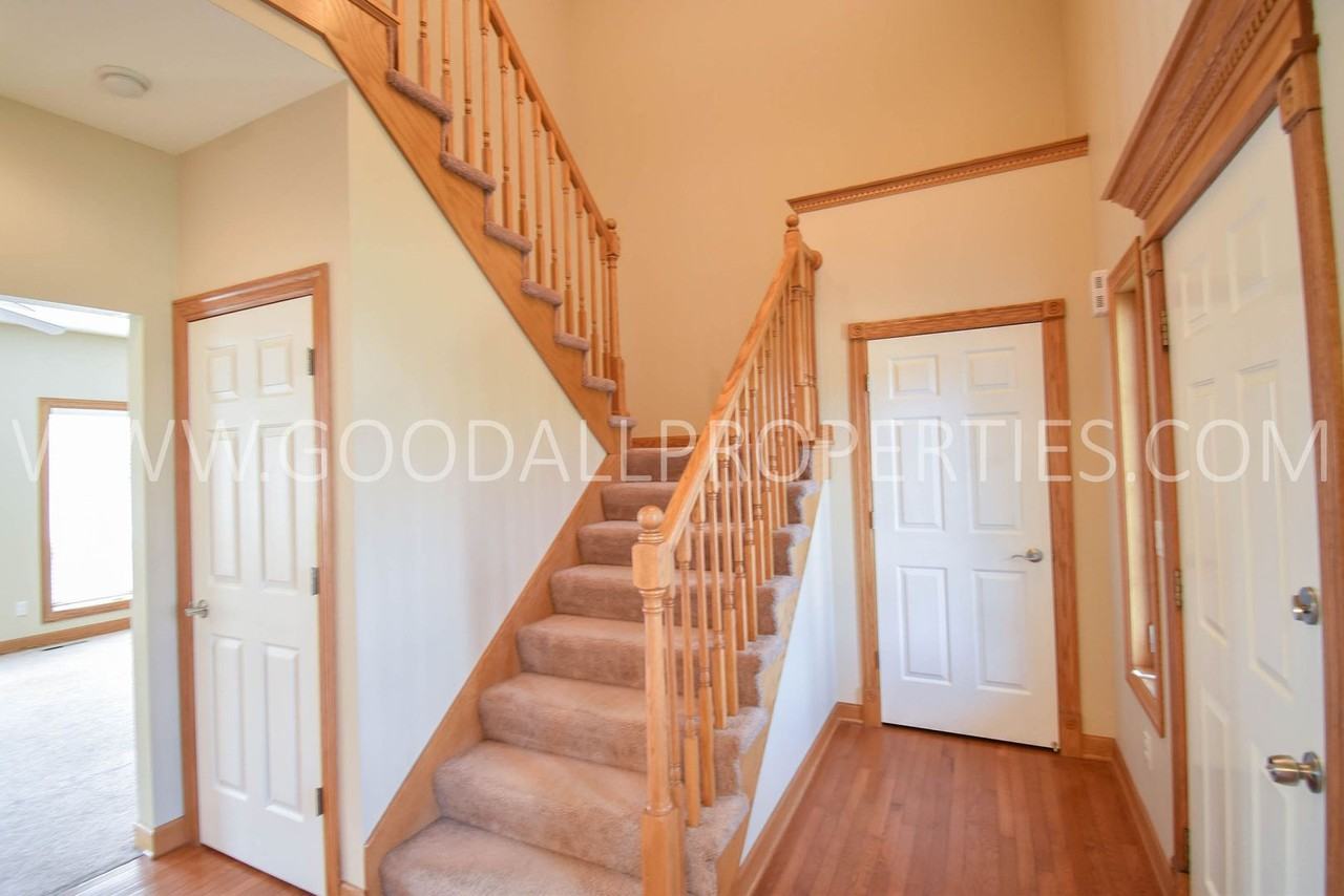 6304 Nw 94th St - Photo 2 of 36