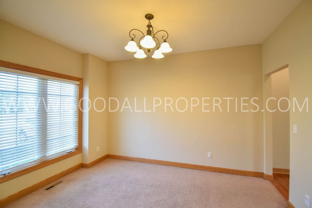 6304 Nw 94th St - Photo 5 of 36