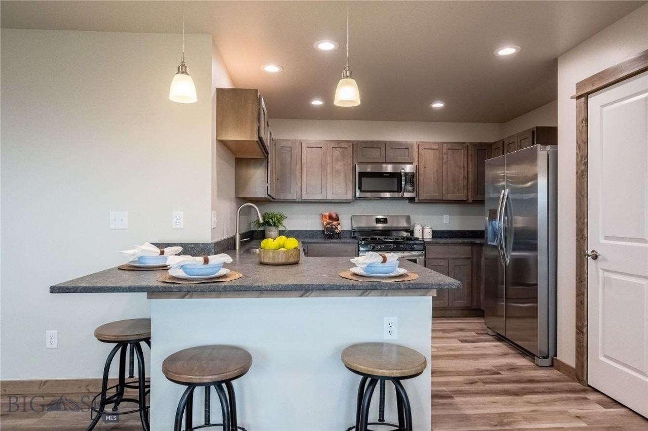 1311 Fozzie Ln - Photo 3 of 22