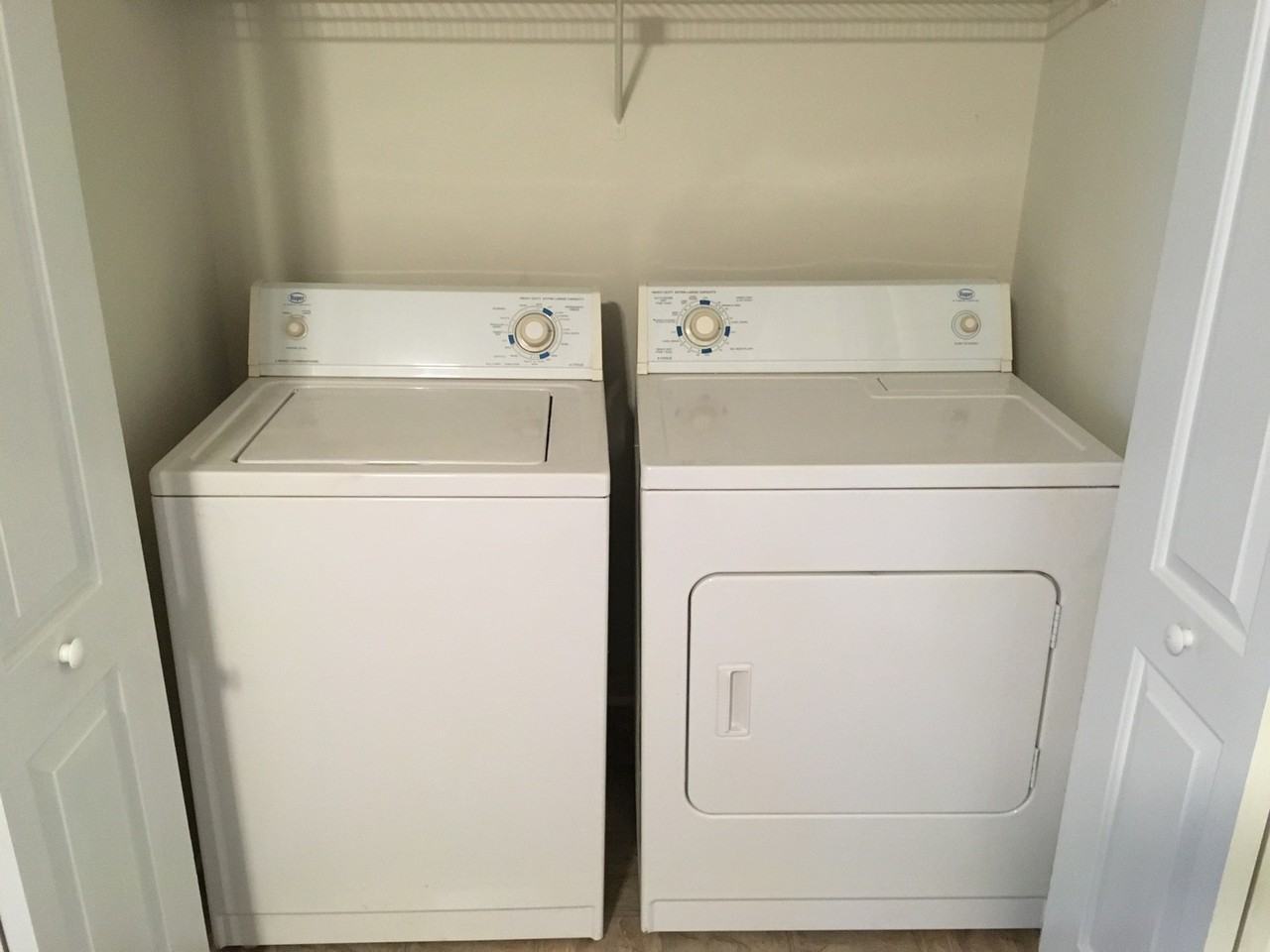 4128 Kaplan Dr - Photo 3 of 7