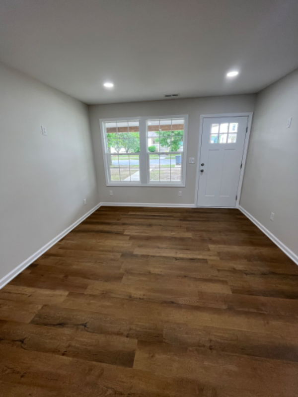 437 N Main St - Photo 3 of 13