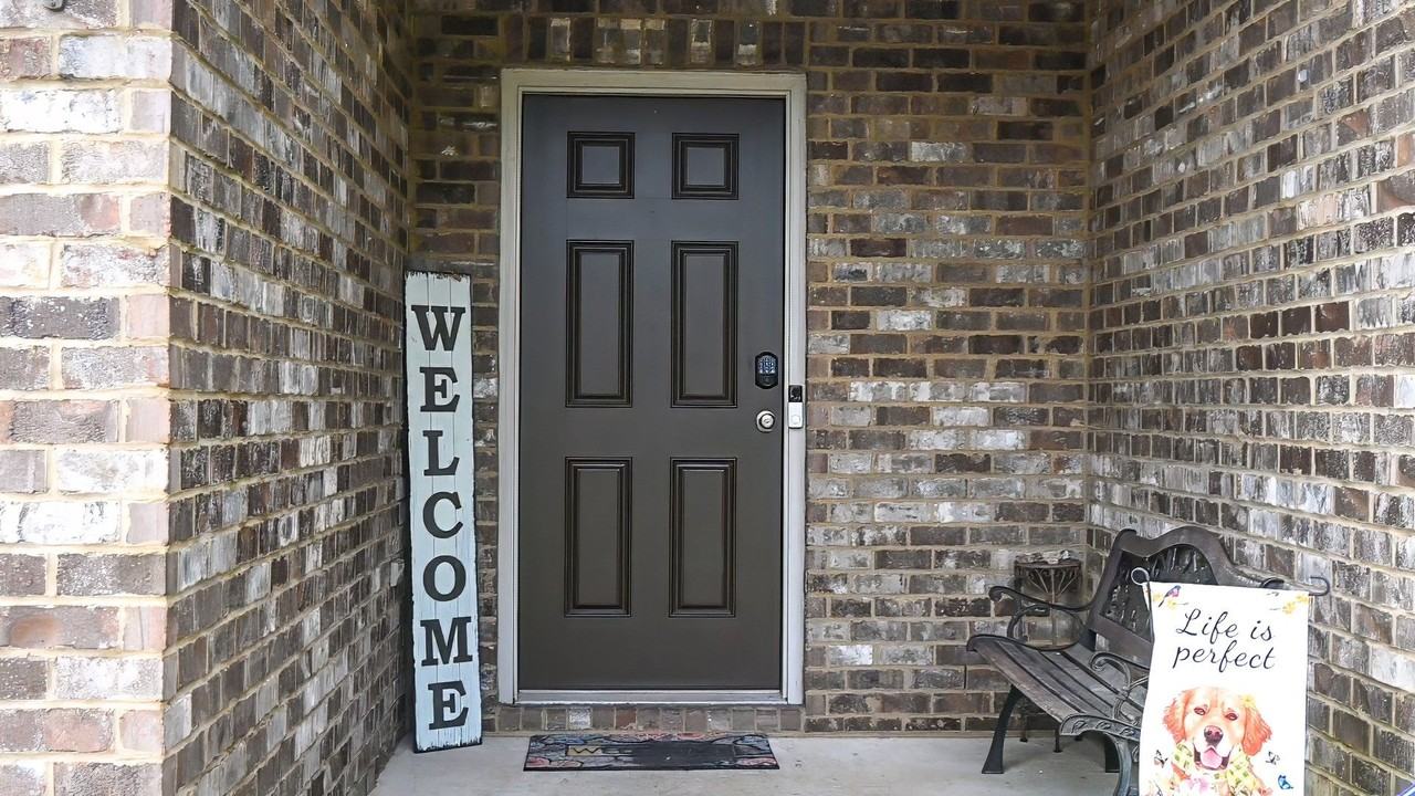 7000 Lonesome Pine Dr - Photo 2 of 25