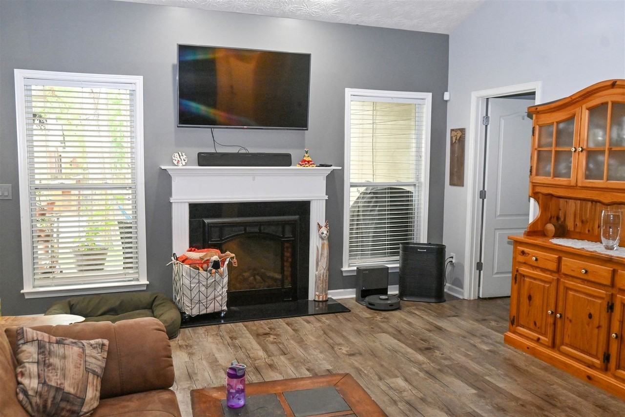 7000 Lonesome Pine Dr - Photo 4 of 25