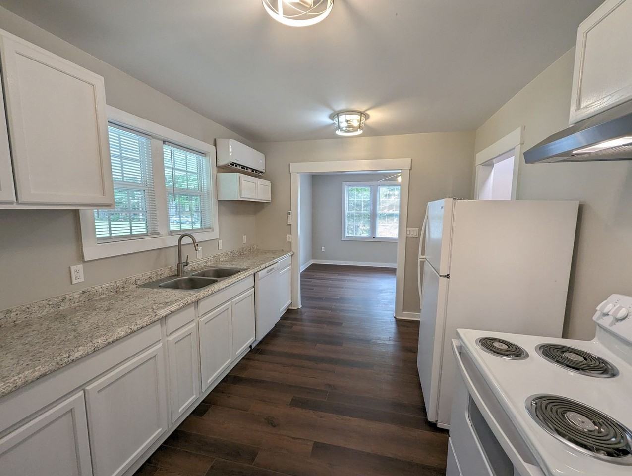 4102 Ironbound Rd - Photo 4 of 11