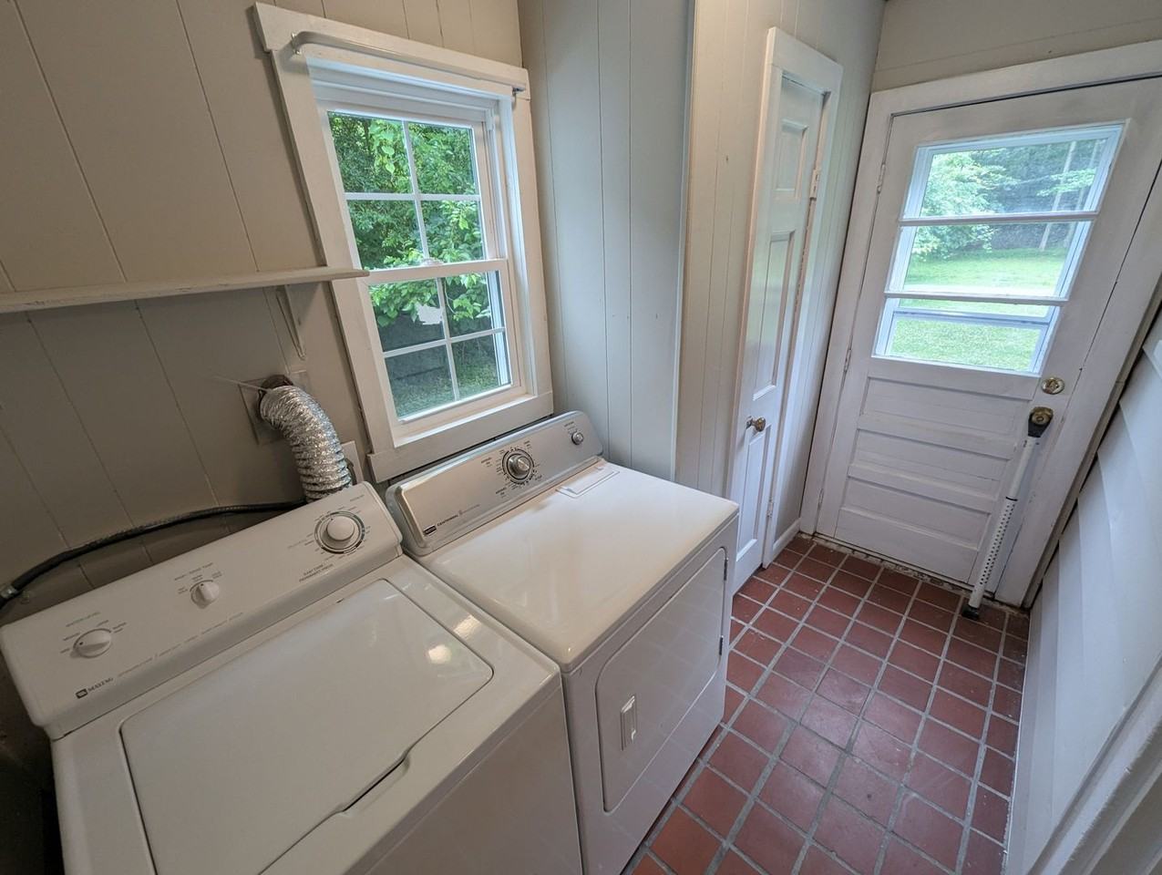 4102 Ironbound Rd - Photo 6 of 11