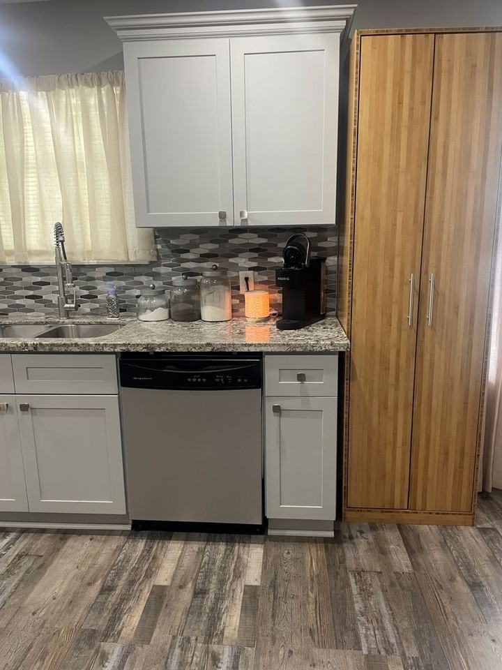 2290 Hope Ct - Photo 2 of 18