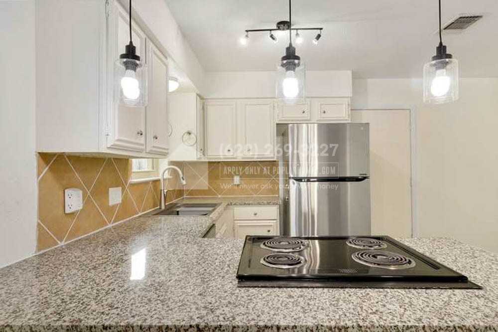 1008 Ridgeline Dr - Photo 3 of 30