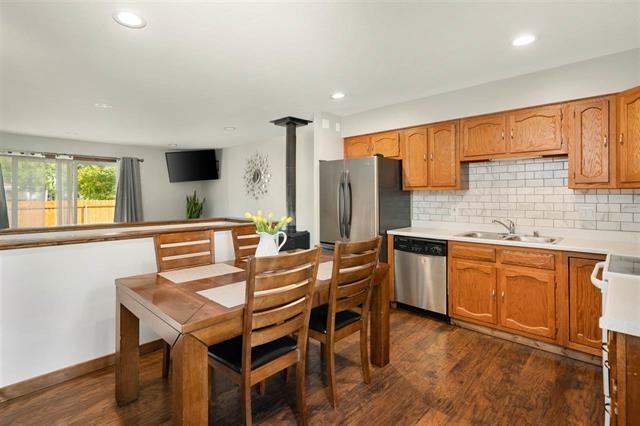 715 E Longfellow Ave #NA - Photo 2 of 11