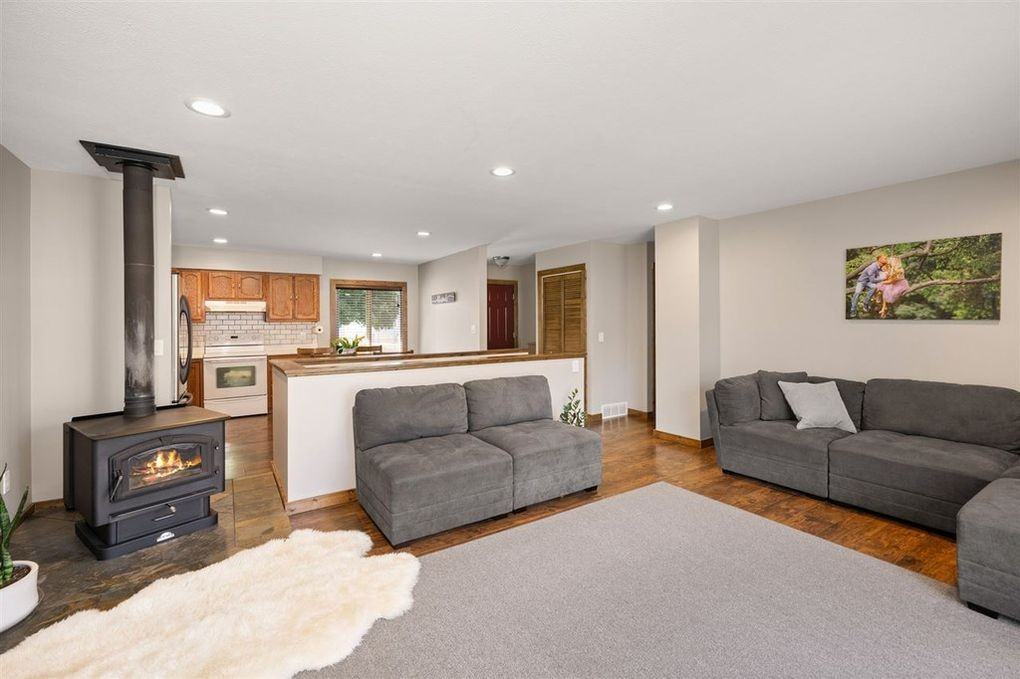 715 E Longfellow Ave #NA - Photo 4 of 11