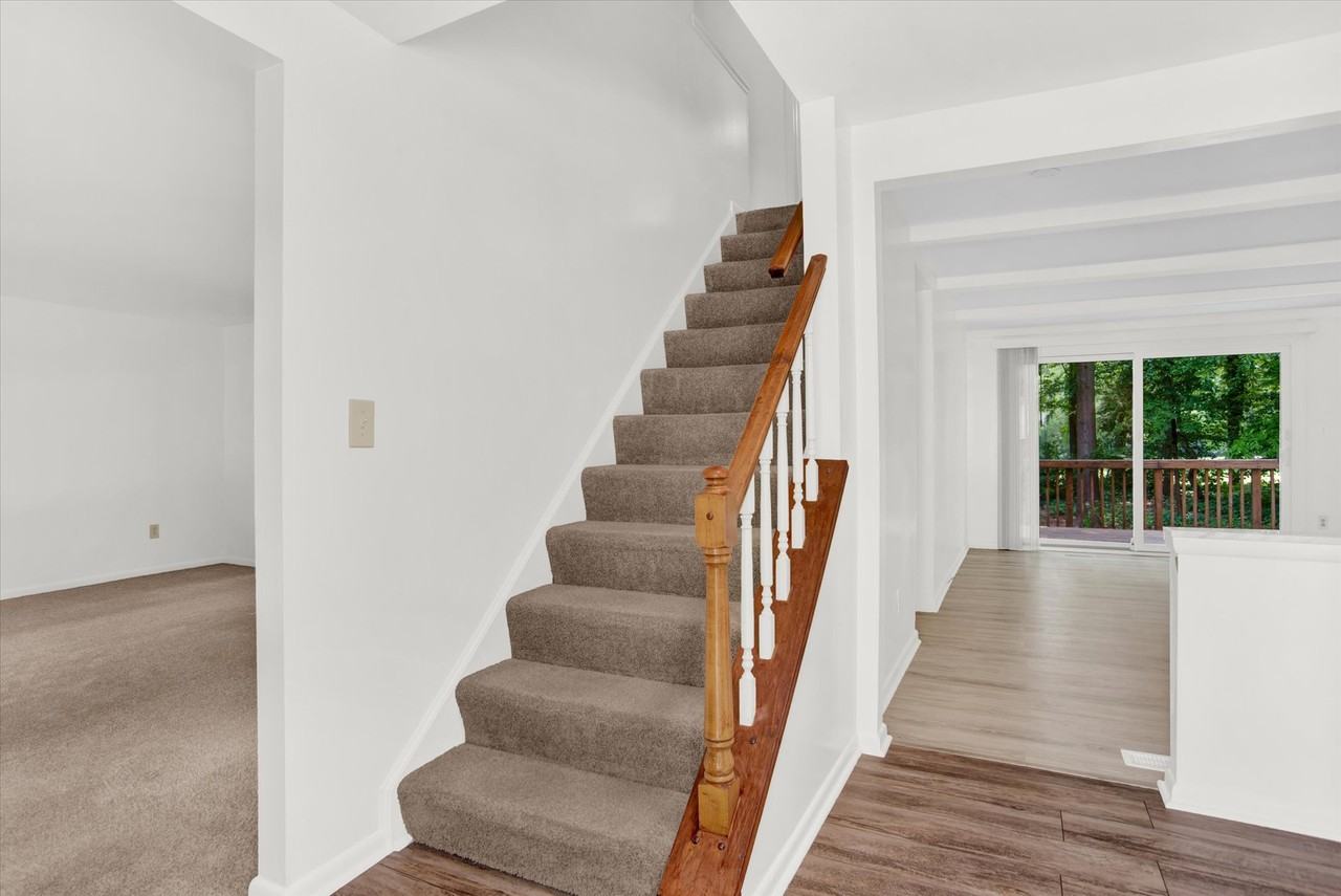 634 Bay Green Dr #NA - Photo 3 of 31