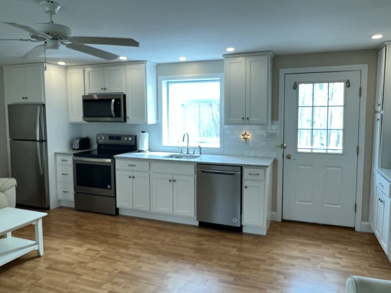 24 Lockwood Dr #24 - Photo 6 of 12