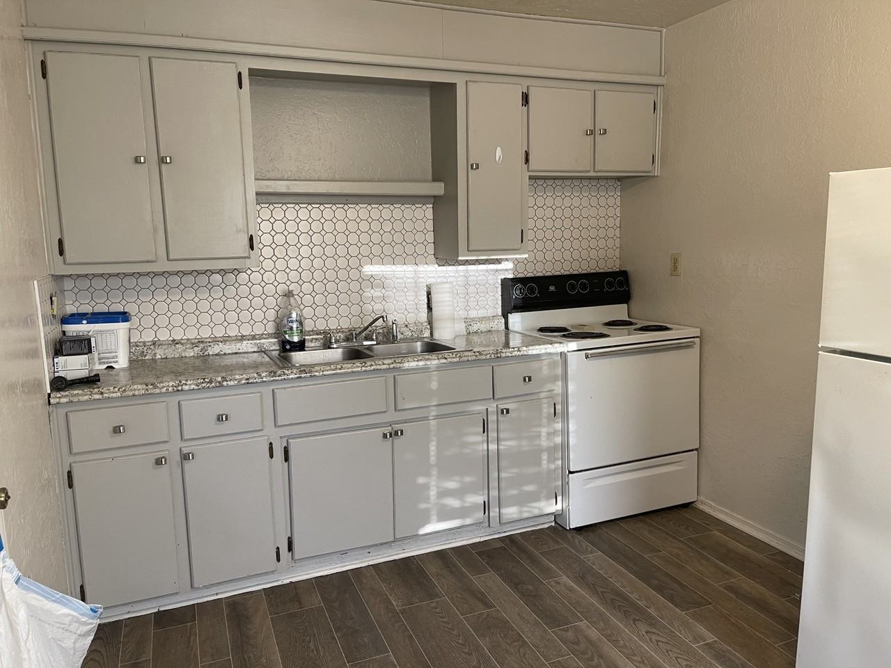 1818 1/2 Nw Floyd Ave #NA - Photo 2 of 9