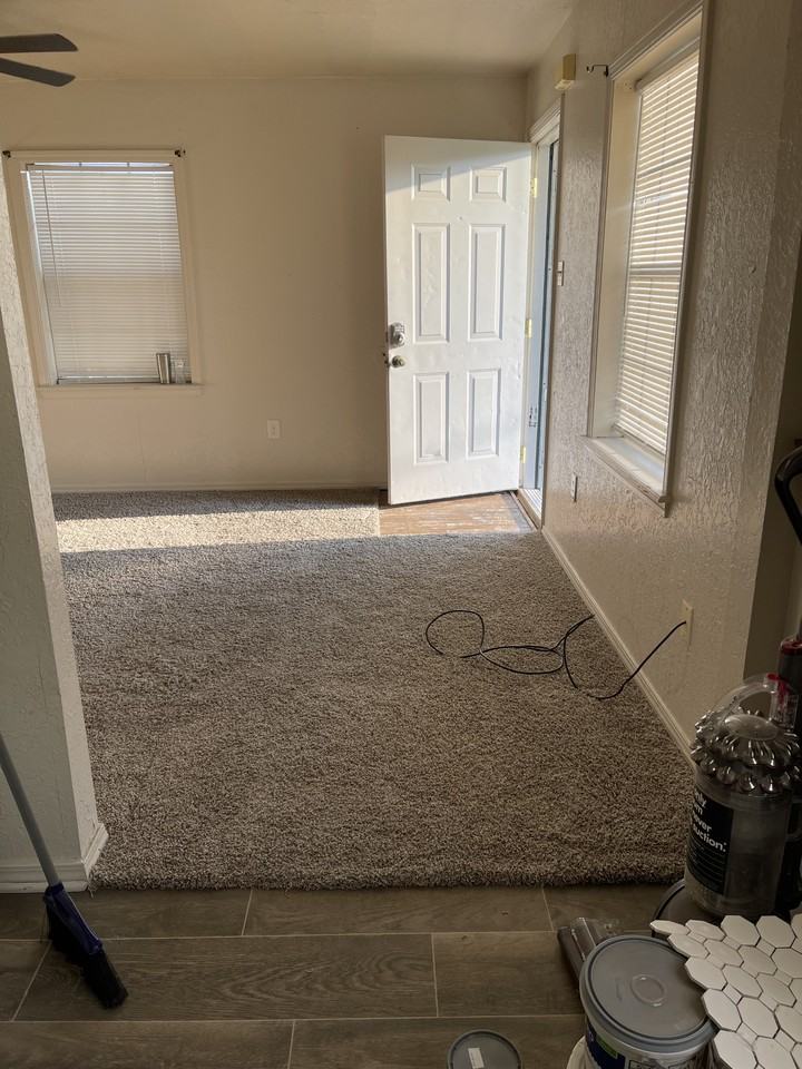 1818 1/2 Nw Floyd Ave #NA - Photo 3 of 9