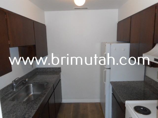 292 S 100 E #292B4 - Photo 5 of 17