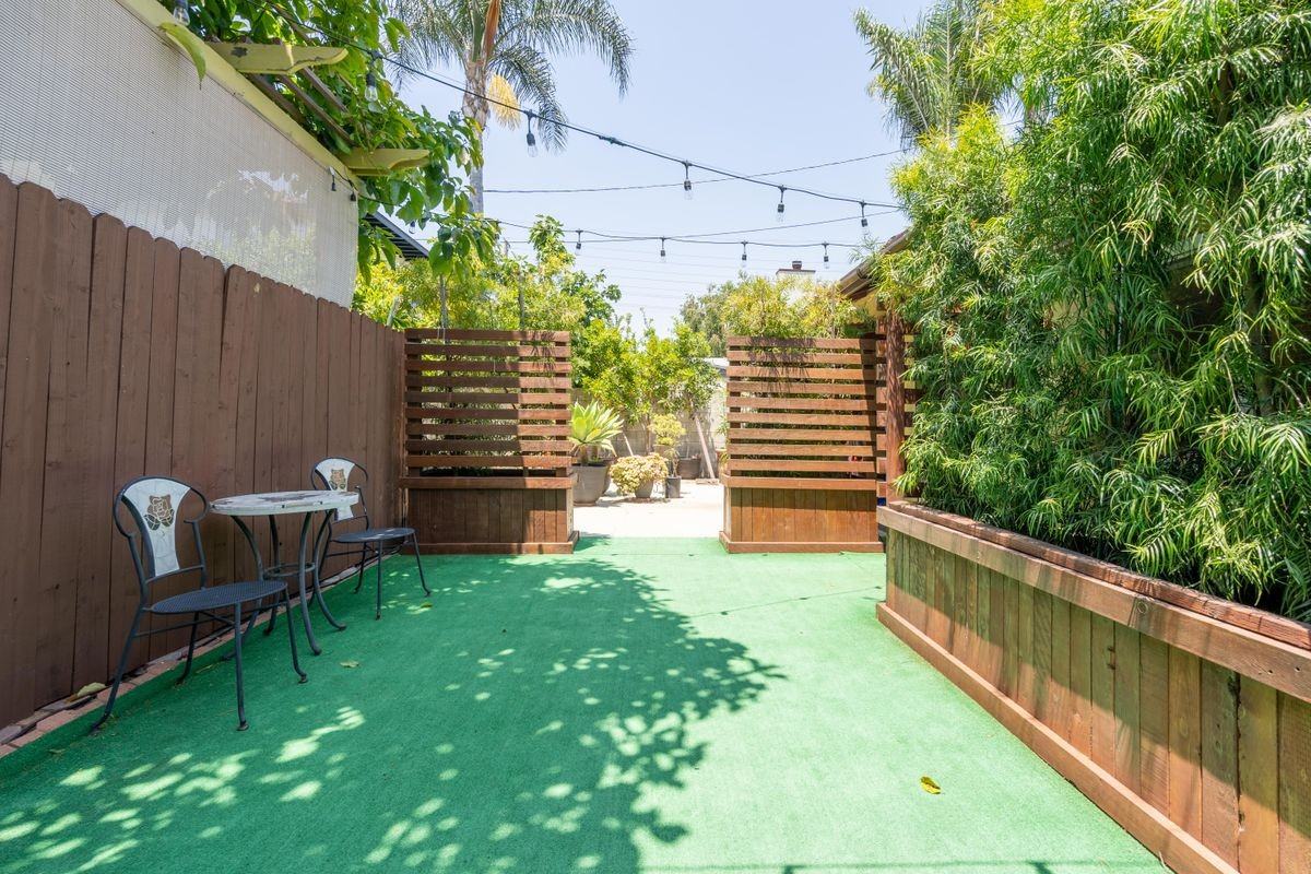 1516 N Screenland Dr - Photo 3 of 11