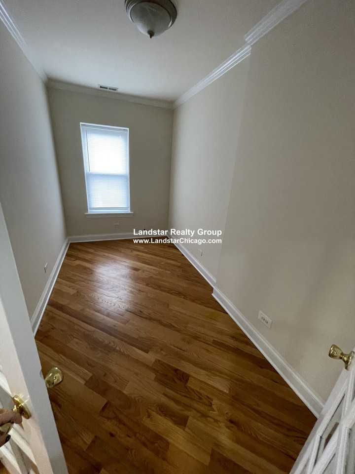 6949 N Oakley Ave #3 - Photo 6 of 15