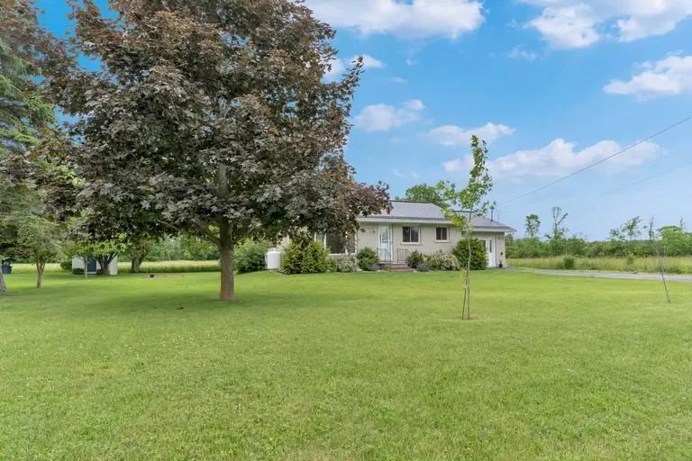 3625 Perth Rd - Photo 2 of 29