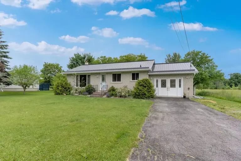 3625 Perth Rd - Photo 3 of 29