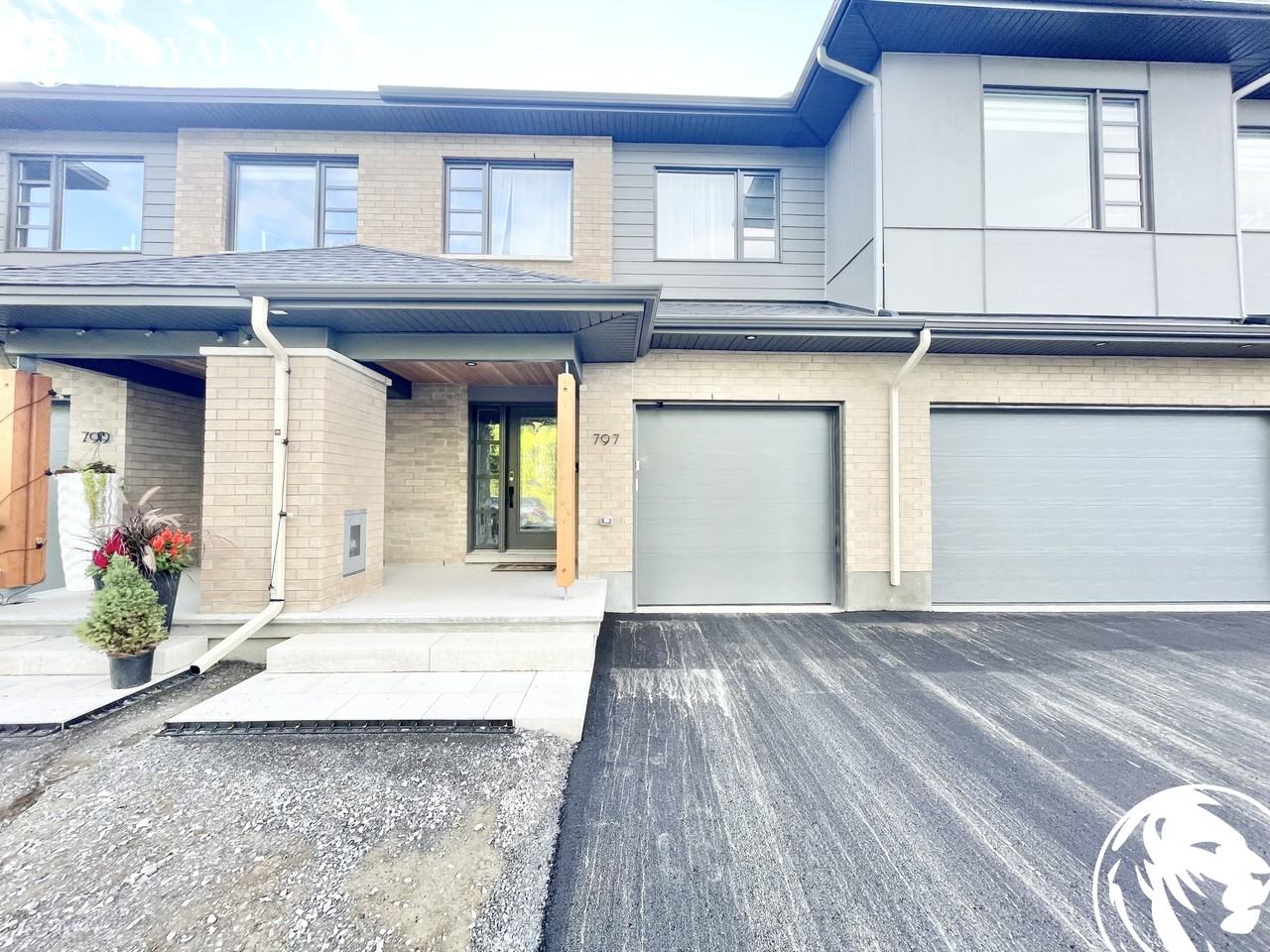 797 Brian Good Avenue, Manotick, Ontario K4M 0N6 - Photo 2 of 20