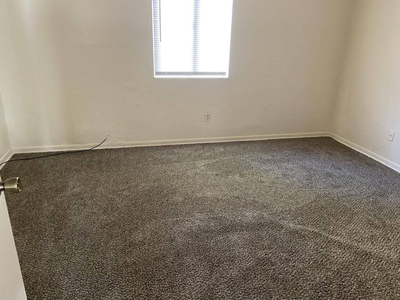 900 W Gordon St #3 - Photo 4 of 4