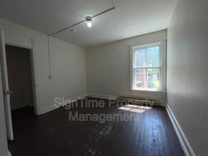 111 E Washington St - Photo 7 of 14