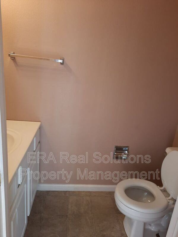 101 Liberty Ln - Photo 5 of 13