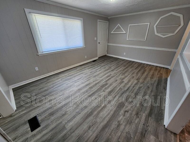 2015 N 25th St - Photo 3 of 13