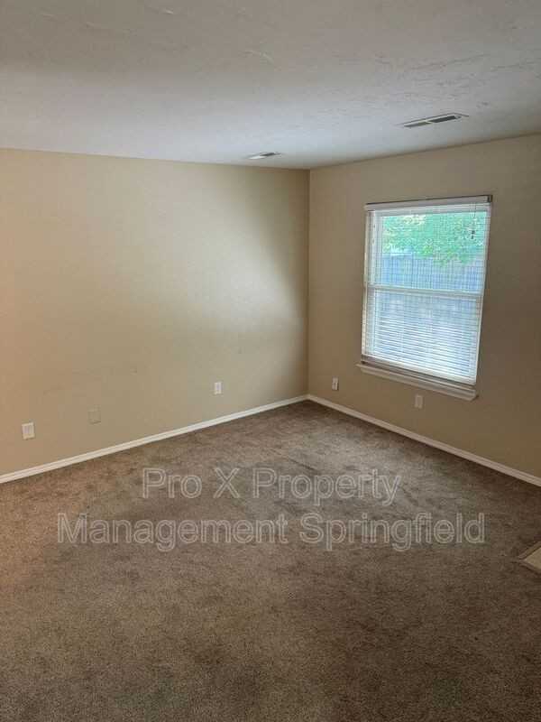 1050 W Elm St #A - Photo 2 of 19