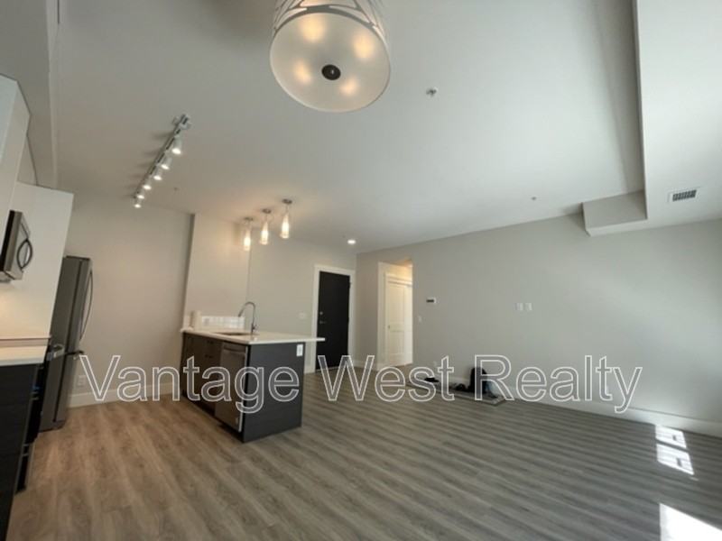 311 Hollywood Rd S - Photo 2 of 7