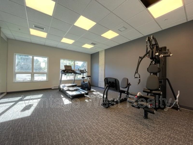 311 Hollywood Rd S - Photo 5 of 7