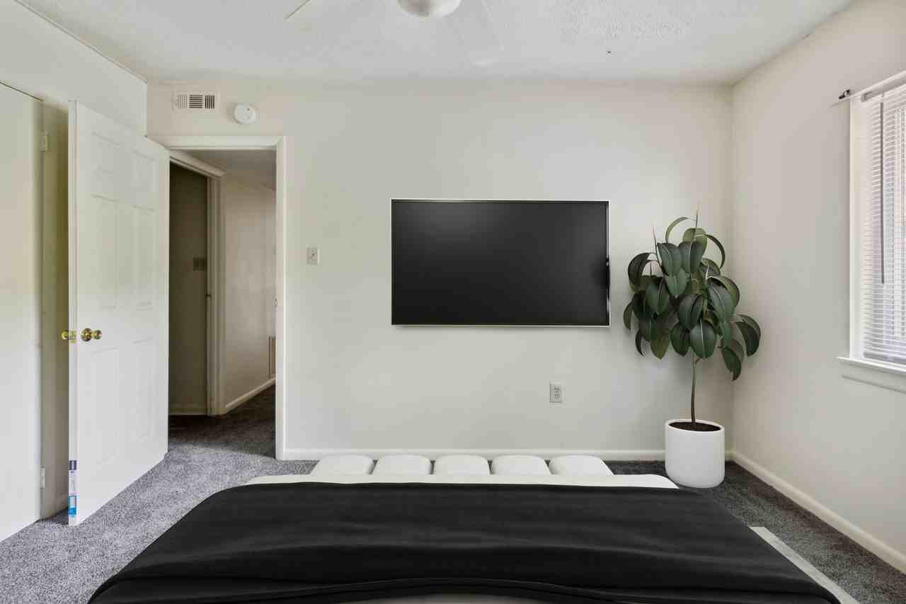 Coleman Street - Photo 2 of 18