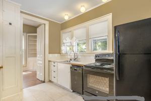 featured image of 615 S Lafayette St #2