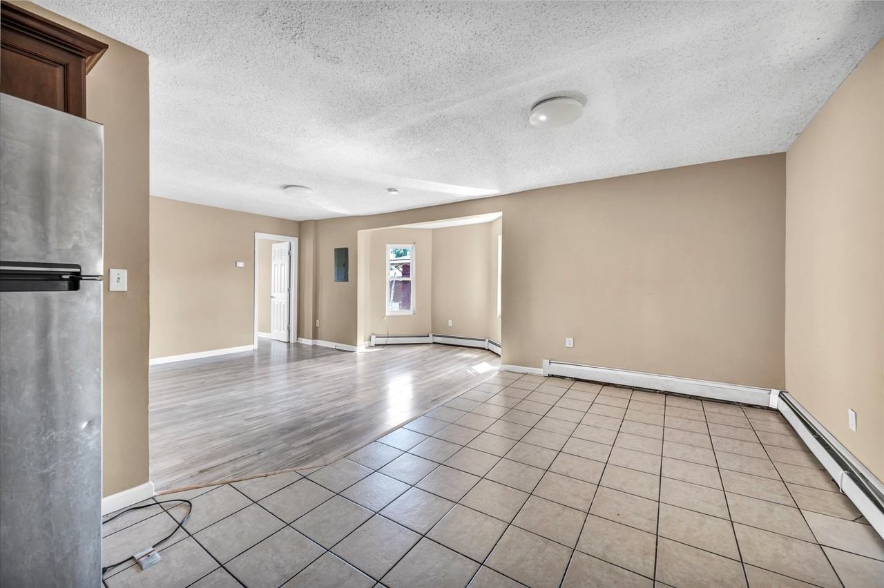 63 Seyms St #3 - Photo 4 of 23